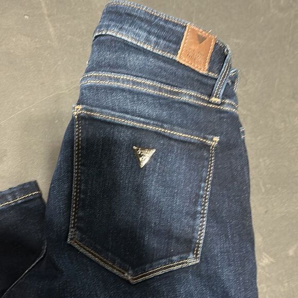 Guess jeans 👖 - Picture 2 of 7